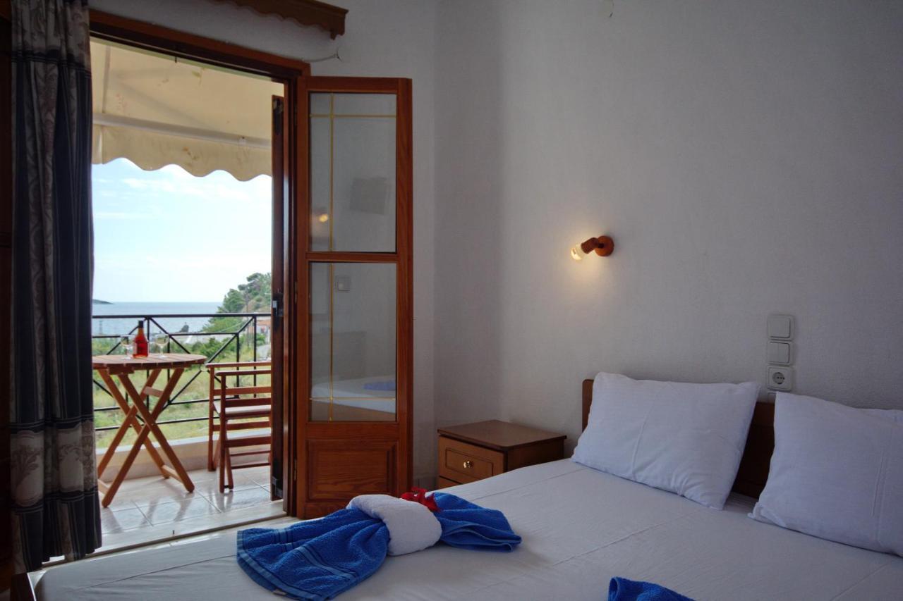 Nikis Rooms Kalamakia Exterior foto